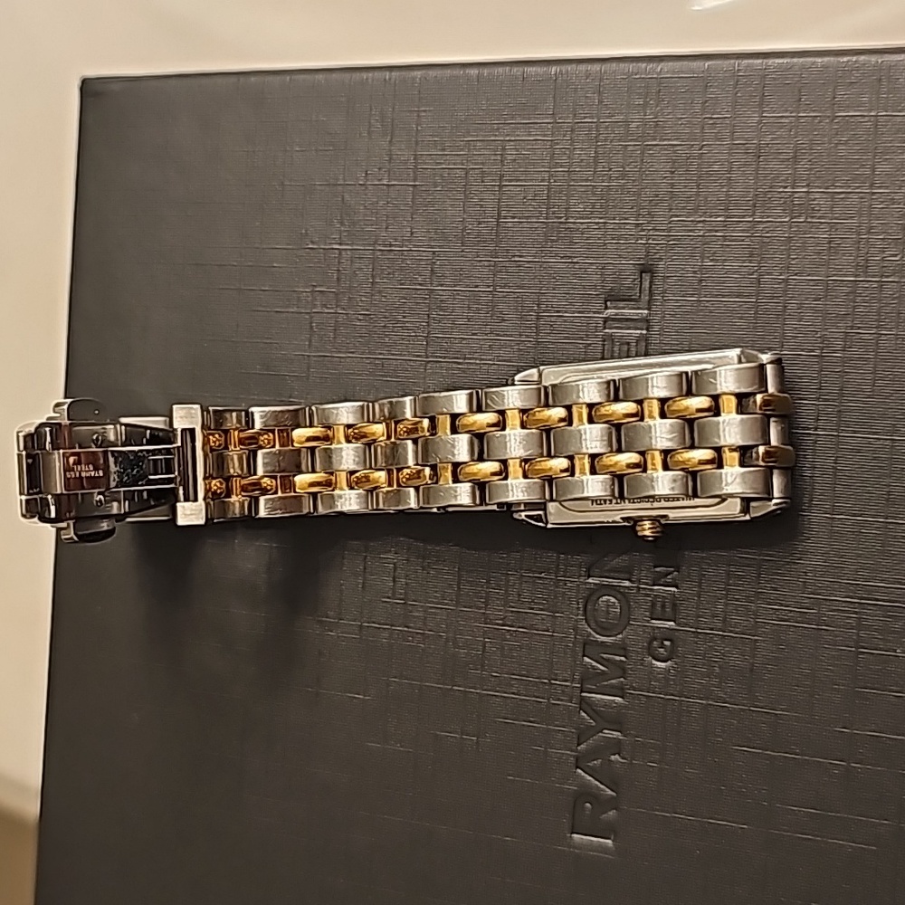 Authentic Raymond Weil Mother of Pearl dial Tango Sapphire Crystal 18mm watch . - Picture 9 of 10